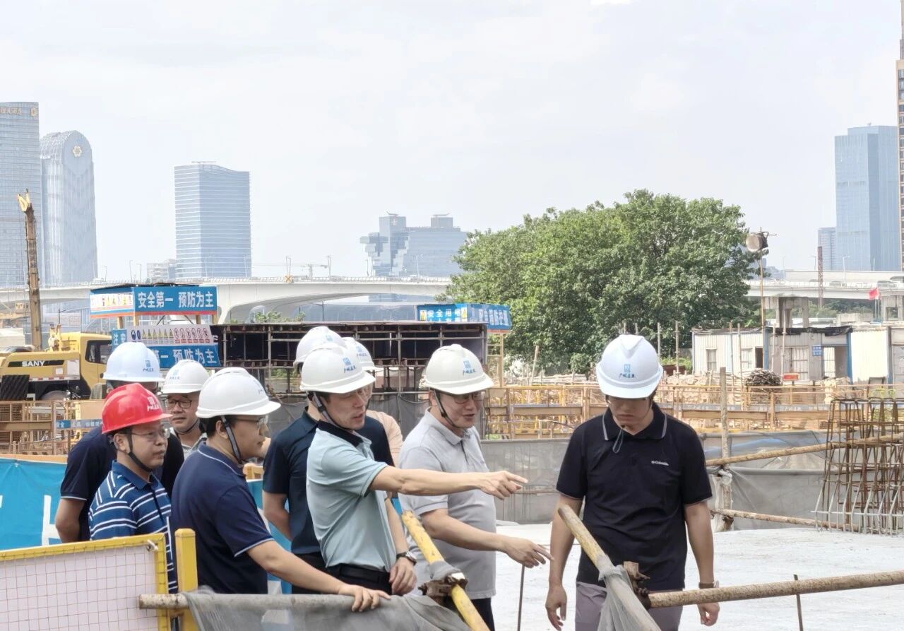 廣州建筑集團(tuán)黨委書(shū)記、董事長(zhǎng)李水江到廣州國(guó)際金融城起步區(qū)項(xiàng)目現(xiàn)場(chǎng)檢查
